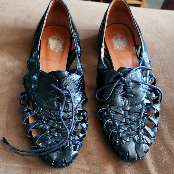 Cacique Shoes - Black Leather Vintage Style Flats
